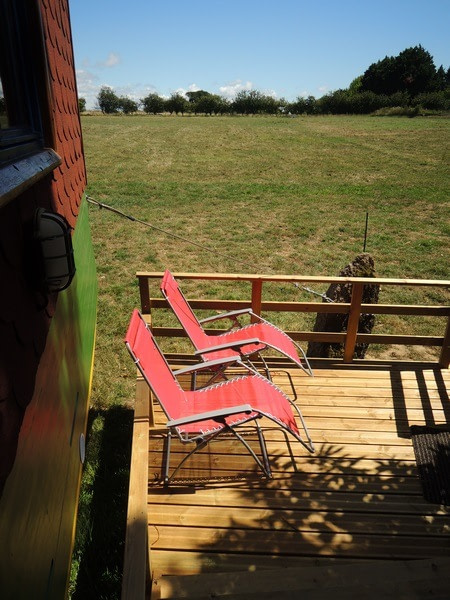 Terrasse et transats bateau gite Kastel Vras