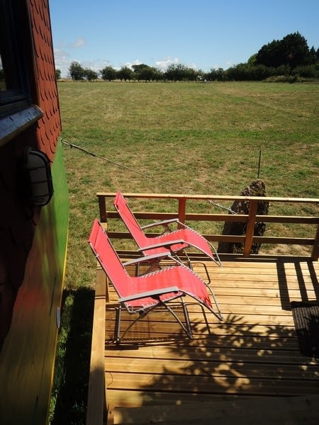 Terrasse und Liegestühle schiff gite Kastel Vras