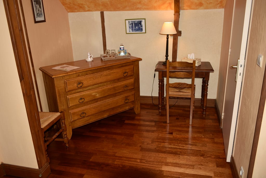 commode chambre orange