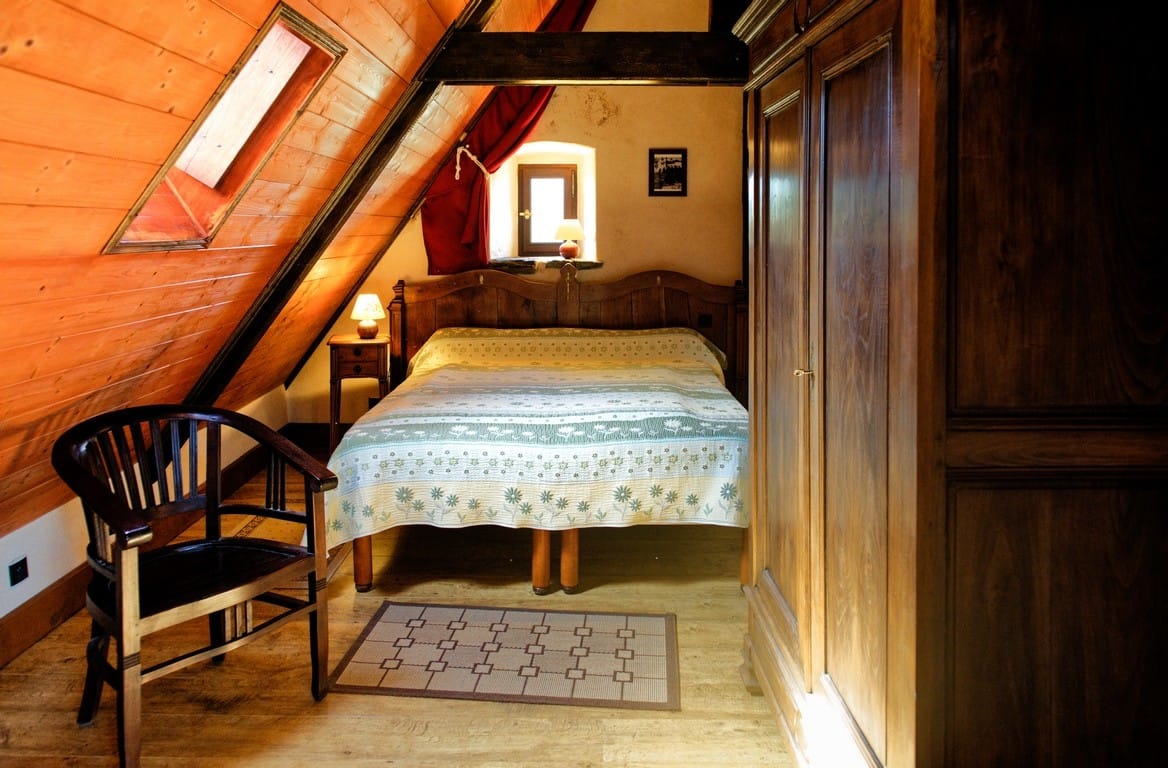 chambre à l'étage gite en bord de mer