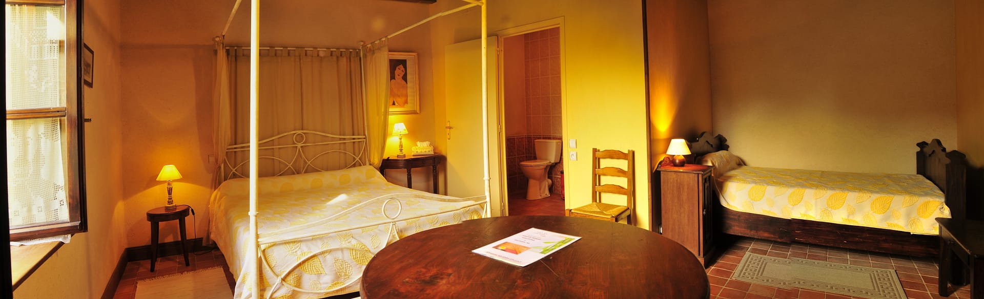 chambre à baldaquin 3 personnes