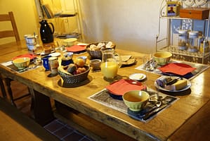 chambres d'hôtes finistère sud : la table du petit déjeuner