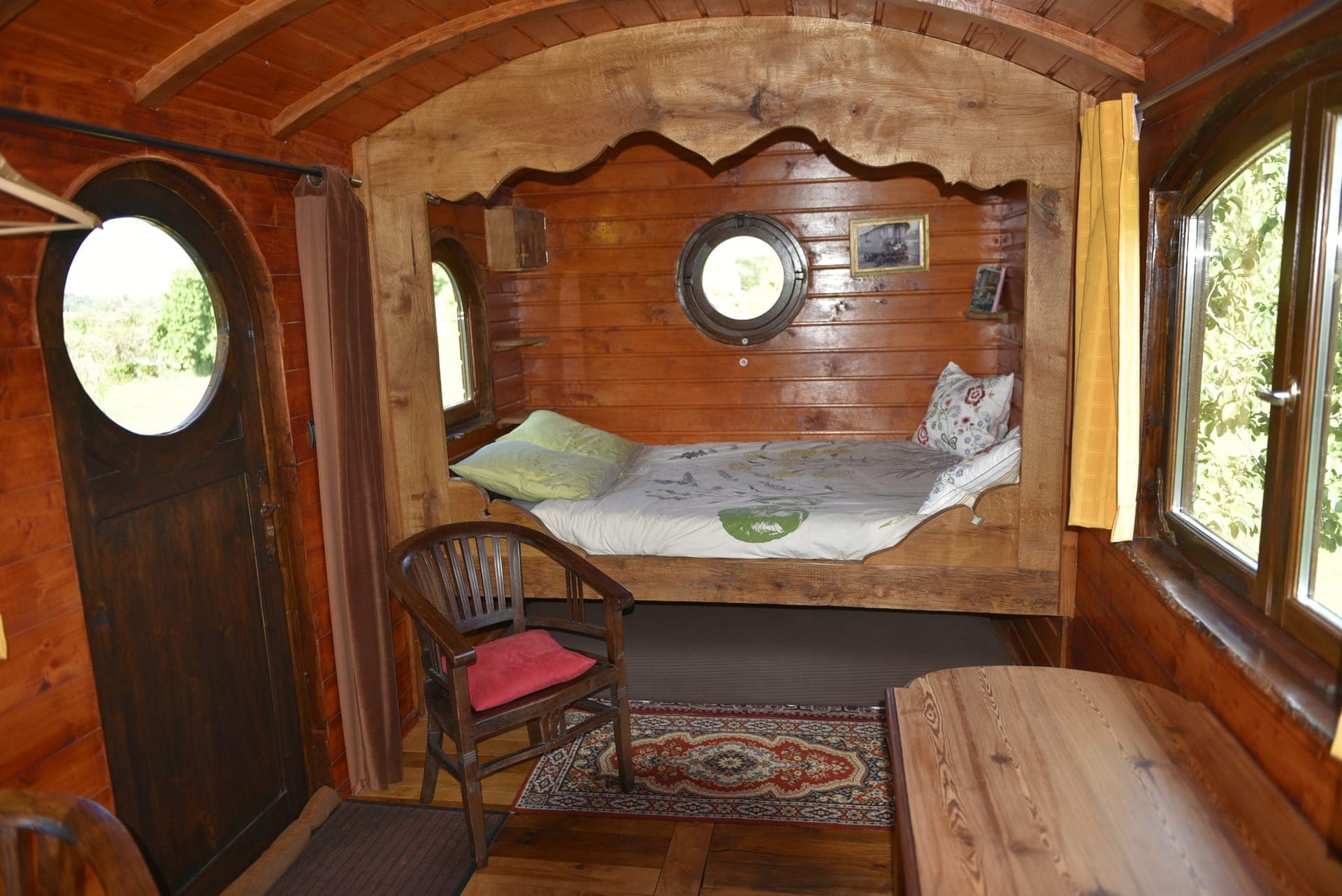 Wohnwagen in der Bretagne: das Bett in Alkoven
